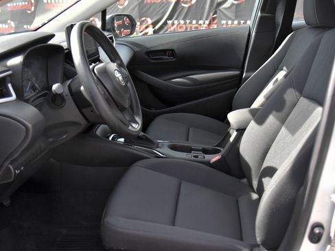 Used 2025 Toyota Corolla LE FWD image 16