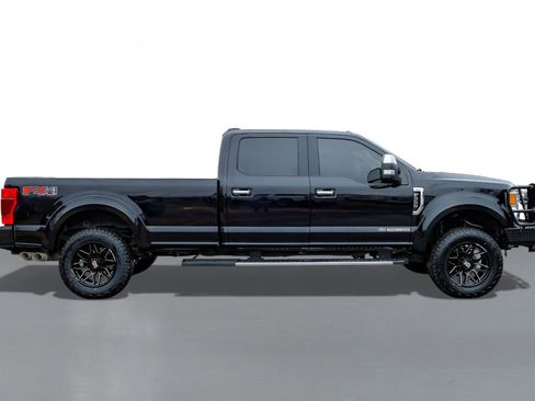 Used 2022 Ford F350 XLT w/ XLT Premium Package image 6