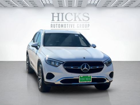 Used 2025 Mercedes-Benz GLC 300 4MATIC image 3