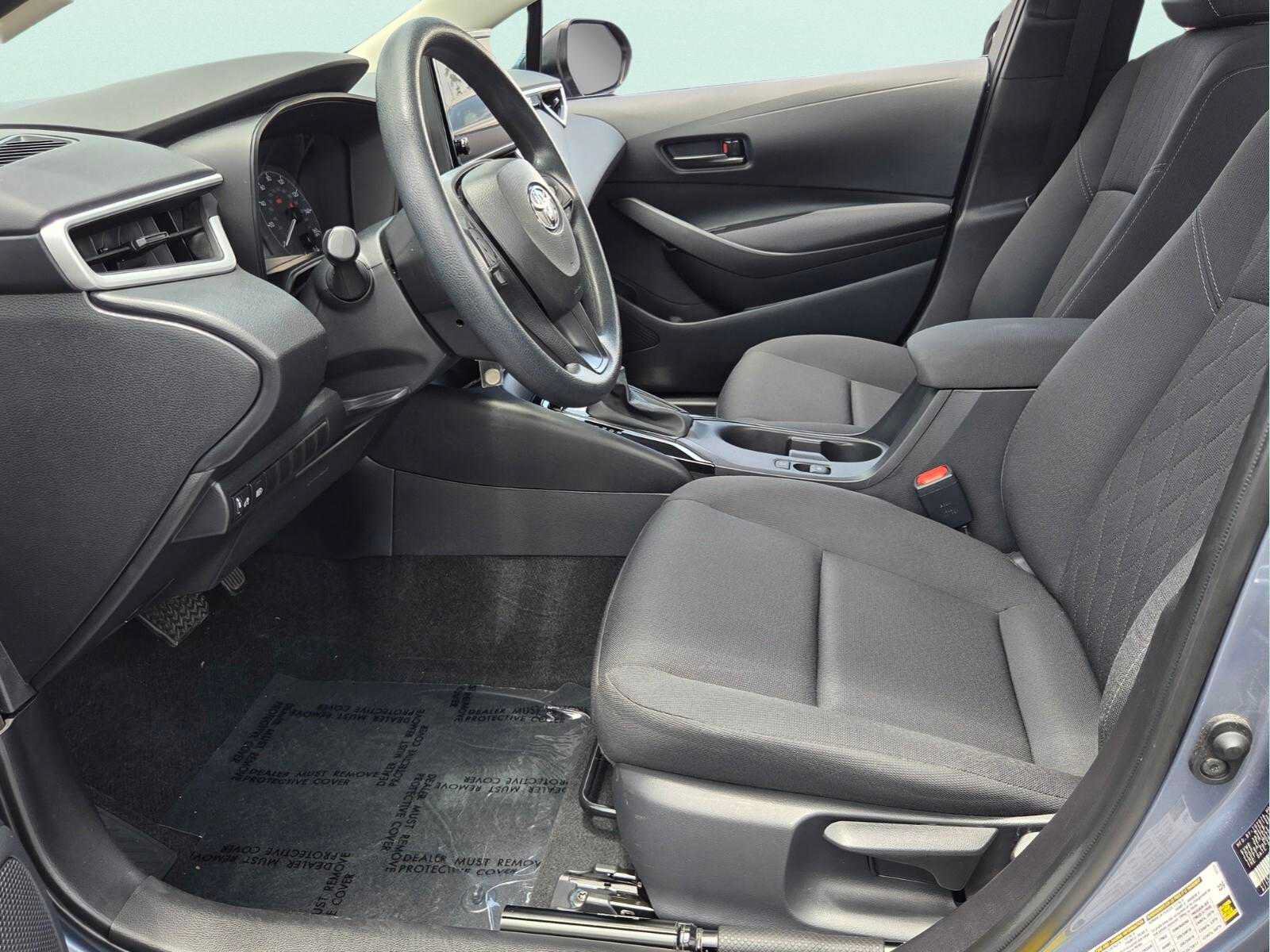 Used 2025 Toyota Corolla LE FWD image 10