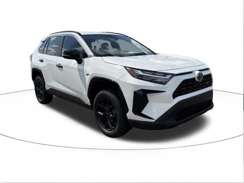 Used 2022 Toyota RAV4 XLE FWD image 1