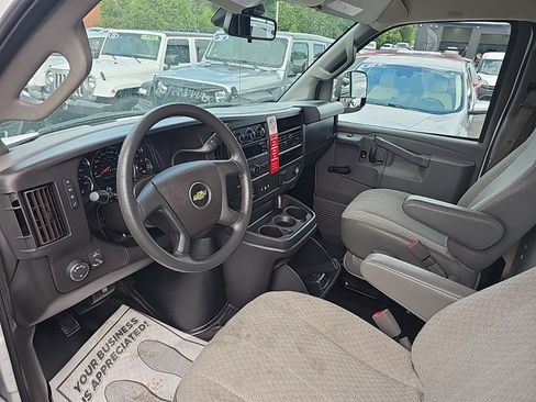Used 2019 Chevrolet Express 2500 RWD image 7