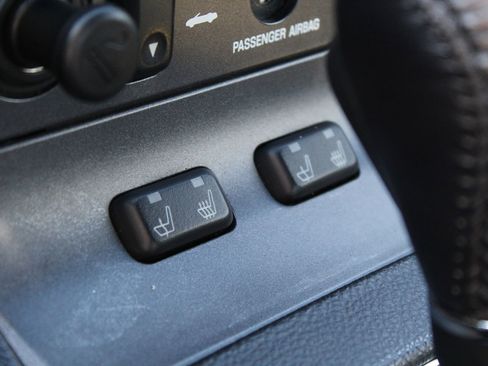 Used 2003 Ford Thunderbird Base image 13