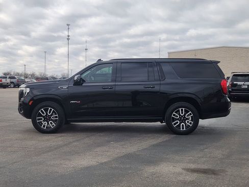 Used 2023 GMC Yukon XL AT4 w/ AT4 Premium Package image 4