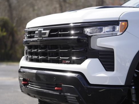Used 2025 Chevrolet Silverado 1500 LT Trail Boss w/ LT Trail Boss Premium Package AWD/4WD image 39