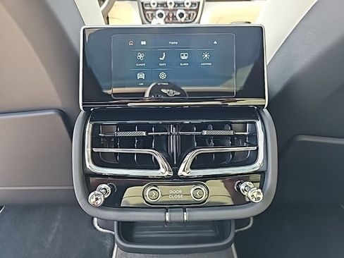 New 2024 Bentley Bentayga Extended Wheelbase image 33