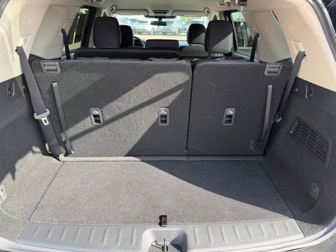 Certified 2026 Nissan Pathfinder S FWD image 37