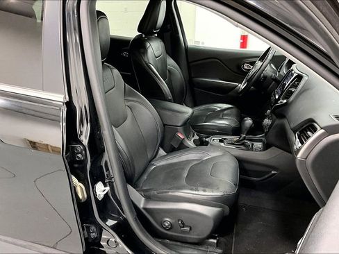 Used 2020 Jeep Cherokee Limited image 10