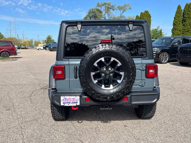 Used 2024 Jeep Wrangler Unlimited Rubicon w/ Convenience Group AWD/4WD image 4
