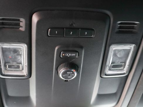 Used 2021 Chevrolet Suburban LT RWD image 33
