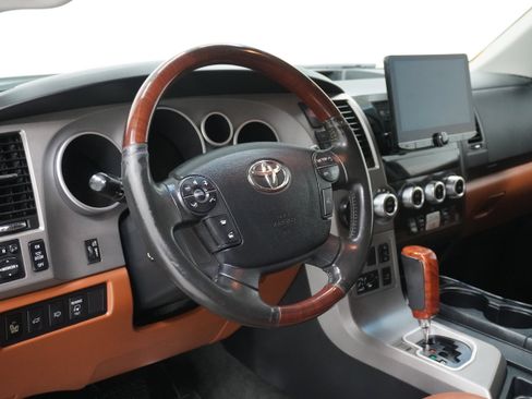 Used 2013 Toyota Sequoia Platinum image 9