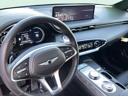 Used 2025 Genesis GV70 3.5T Sport w/ Sport Advanced Package image 9