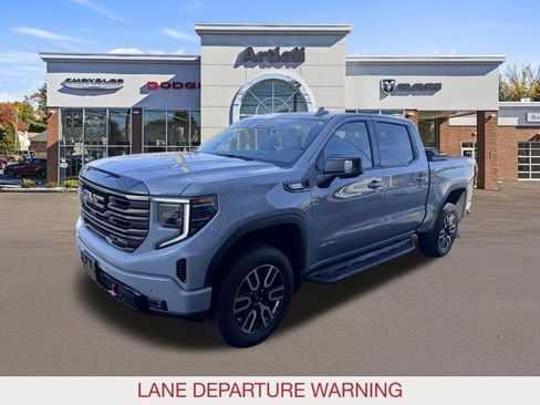 Used 2025 GMC Sierra 1500 AT4 w/ AT4 Premium Package image 4