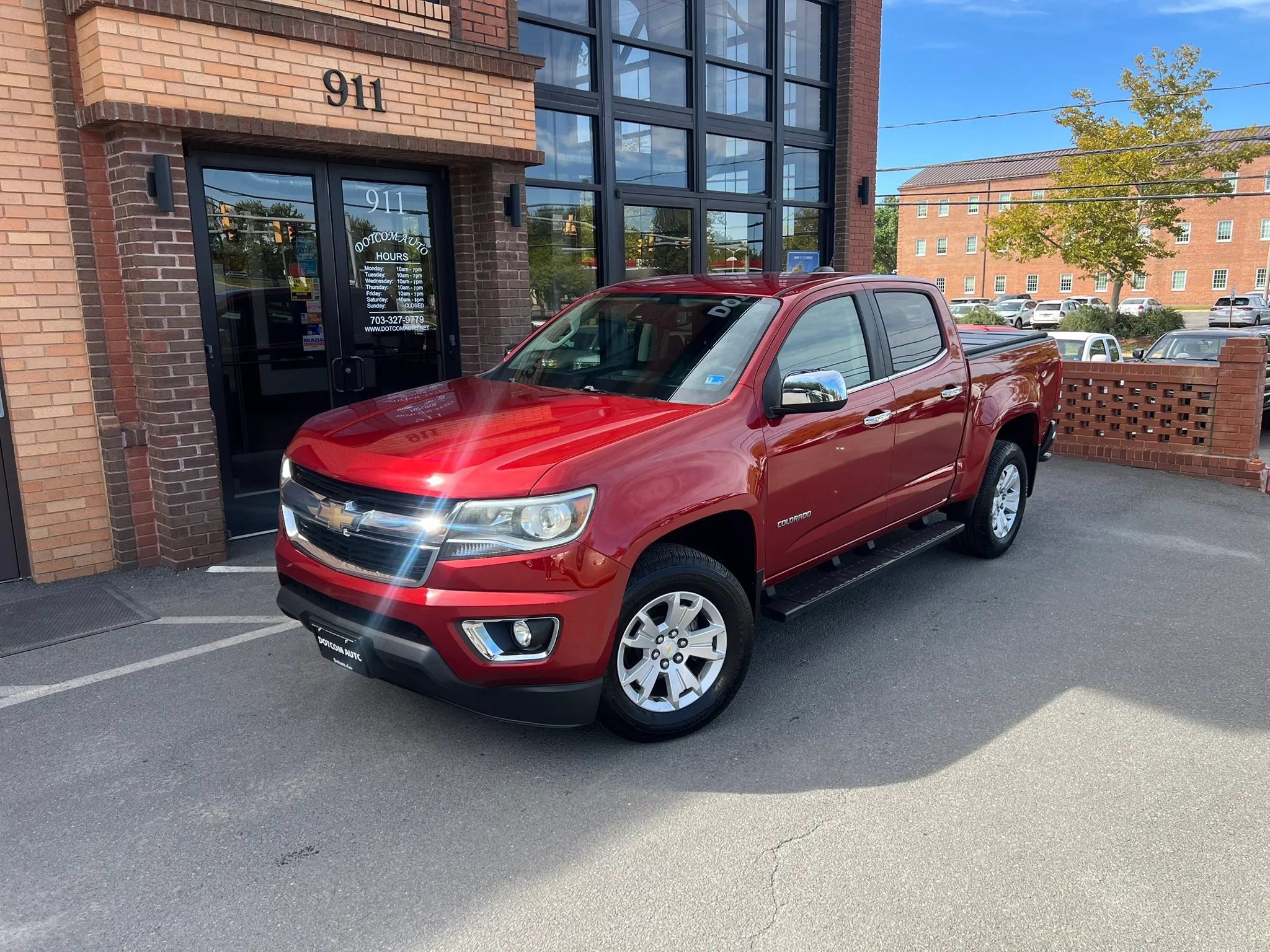 Used 2015 Chevrolet Colorado LT w/ Luxury Package RWD image 1