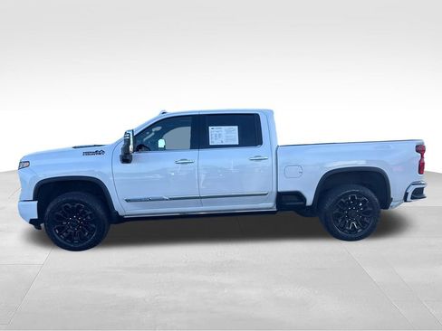 Used 2024 Chevrolet Silverado 2500 High Country w/ LPO, Dark Essentials Package AWD/4WD image 2