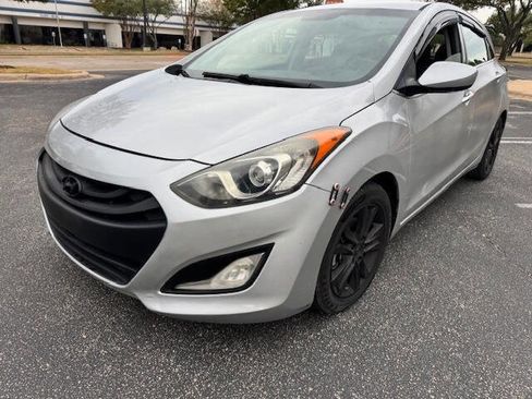 Used 2014 Hyundai Elantra GT image 3