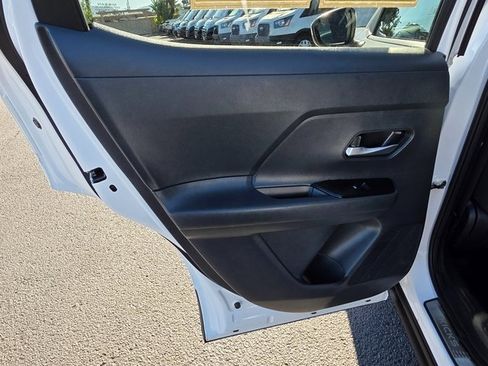 Used 2025 Nissan Kicks SV w/ Illumination Package image 21