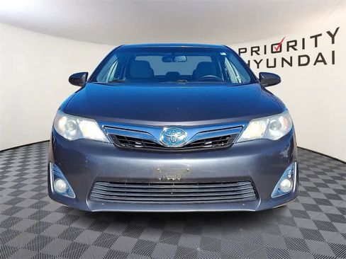 Used 2014 Toyota Camry XLE image 2