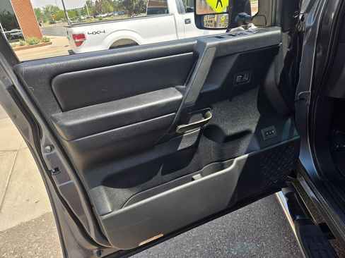 Used 2014 Nissan Titan SL w/ SL Moonroof Package RWD image 15