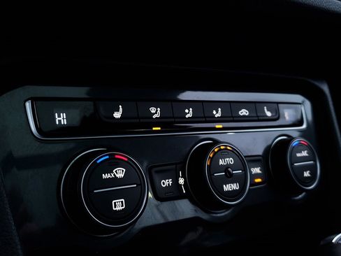 Used 2021 Volkswagen Tiguan SE R-Line image 23