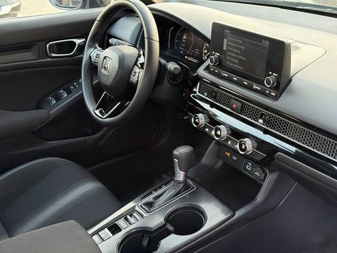 Used 2024 Honda Civic Sport image 9