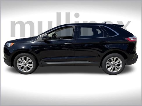 Certified 2024 Ford Edge Titanium image 9