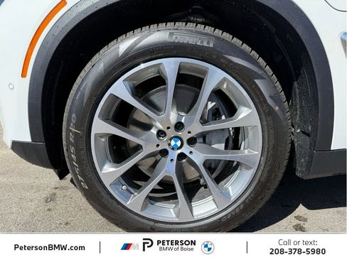 New 2026 BMW X5 xDrive50e w/ Premium Package AWD/4WD image 34