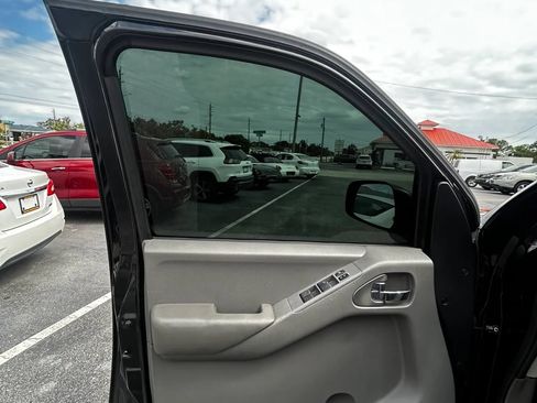 Used 2012 Nissan Frontier SV RWD image 23