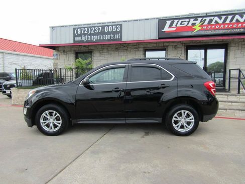 Used 2017 Chevrolet Equinox LT FWD image 2