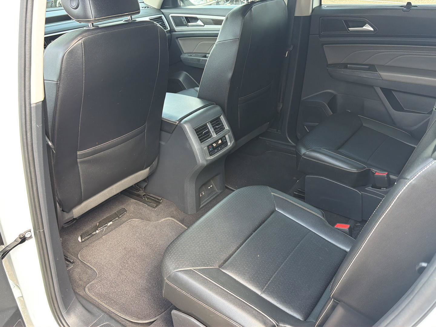 Used 2022 Volkswagen Atlas SE w/ Panoramic Sunroof Package FWD image 13