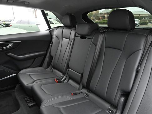 Used 2022 Audi Q8 Premium Plus image 17