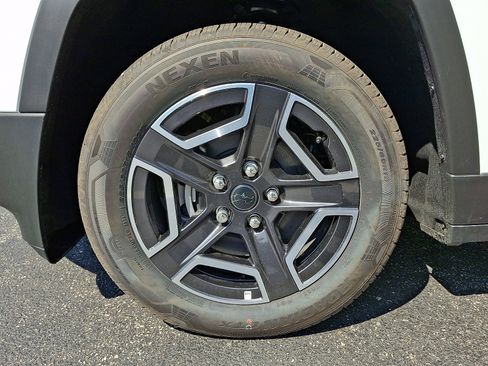 New 2026 Jeep Cherokee Laredo AWD/4WD image 5