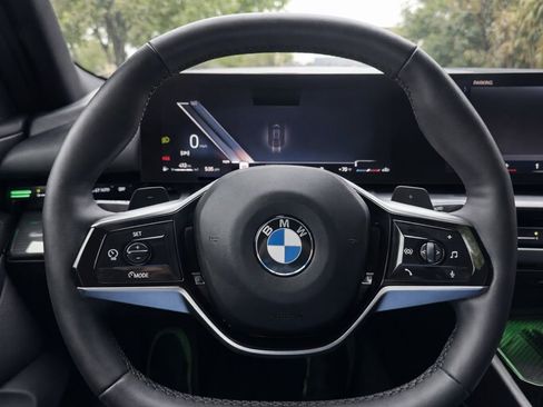 Used 2025 BMW 530i RWD image 16