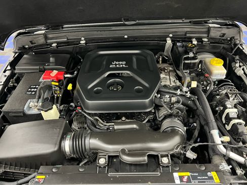 Used 2022 Jeep Wrangler Unlimited Sahara w/ Cold Weather Group image 13