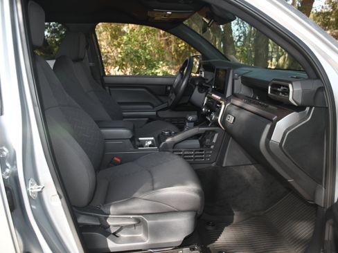 Used 2025 Toyota Tacoma Limited image 17