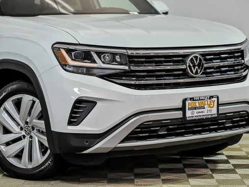 Used 2022 Volkswagen Atlas Cross Sport SE image 2