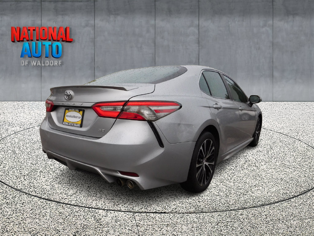 Used 2018 Toyota Camry SE FWD image 5