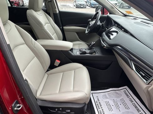 Certified 2023 Cadillac XT4 Luxury w/ Cold Weather Package image 15