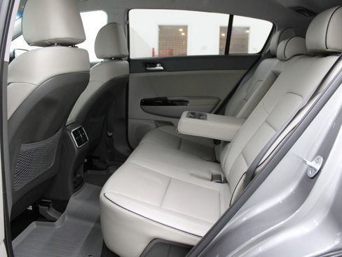 Used 2019 Kia Sportage EX image 8