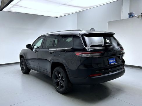 New 2025 Jeep Grand Cherokee L Limited w/ Black Appearance Package image 13
