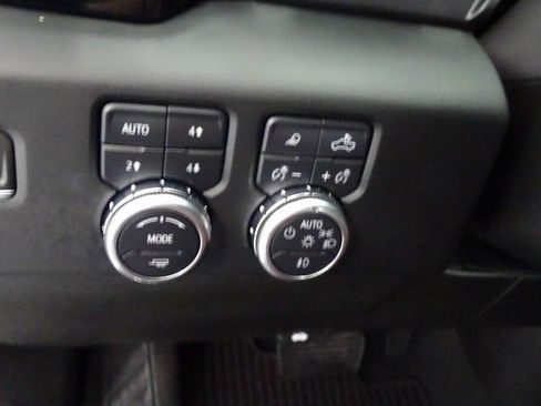 Used 2024 GMC Sierra 1500 Denali Ultimate AWD/4WD image 11