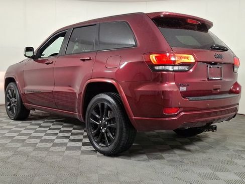 Used 2018 Jeep Grand Cherokee Altitude AWD/4WD image 7
