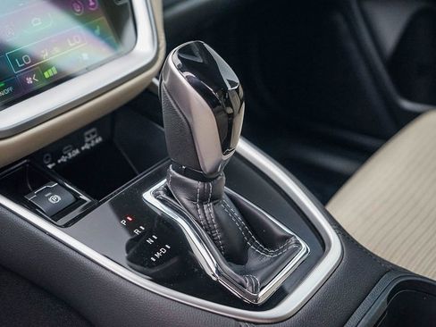 Used 2025 Subaru Outback Premium image 22