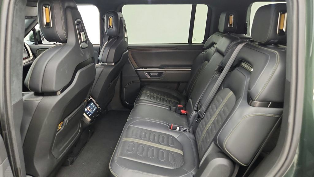 Used 2025 Rivian R1S Adventure Dual AWD/4WD image 40