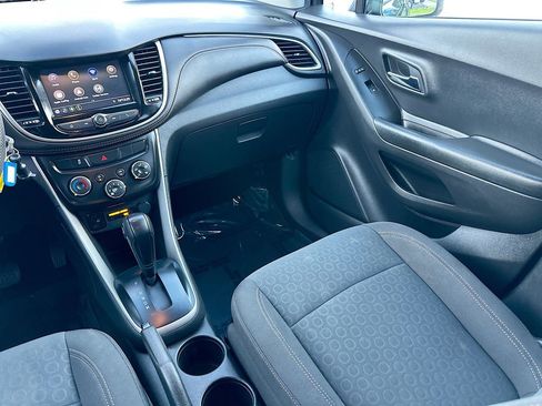 Used 2022 Chevrolet Trax LS w/ Tint and Cruise Package AWD/4WD image 21