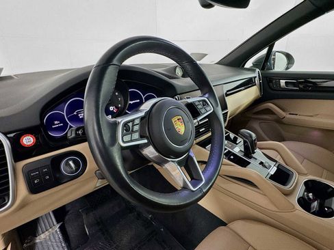 Used 2023 Porsche Cayenne image 24