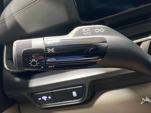 New 2026 Kia Carnival FWD image 23