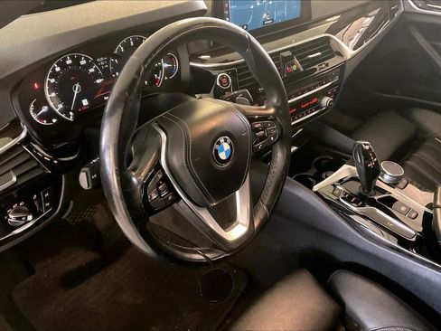 Used 2018 BMW 530i RWD image 16