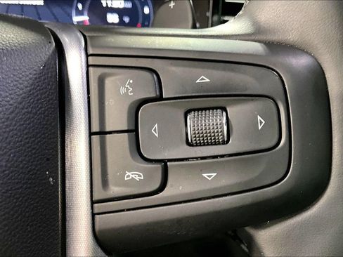 Used 2025 GMC Sierra 1500 SLT image 24