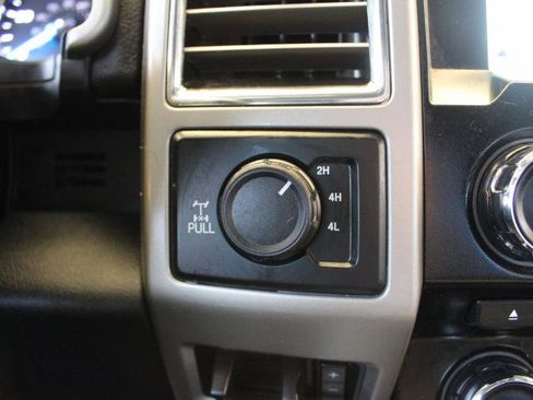 Used 2017 Ford F250 Lariat w/ Lariat Value Package image 38